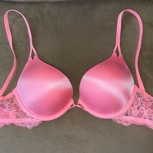 Victoria's Secret Bombshell Add-2-Cup Push-Up Super Push-Up Bra